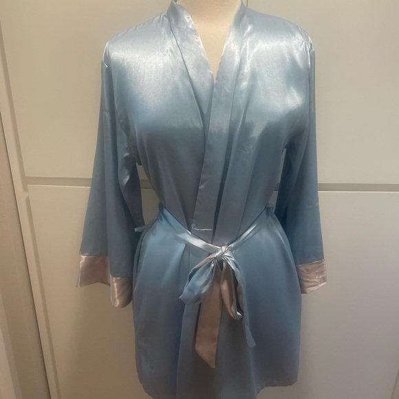 Vintage Halston Robe - Picture 3 of 5